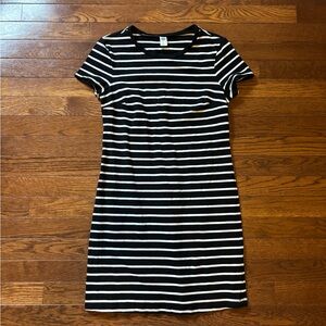 Old Navy Black and White Striped Short Sleeve Mini Dress
